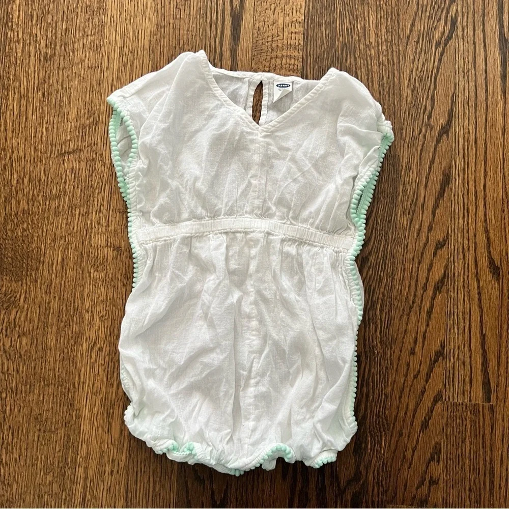 🍭6/$30 Old Navy Flowy White Beachy Pom Pom Girl’s Swim Coverup Dress - 3T